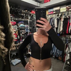 Nollie Black Zipper Front Crop Top